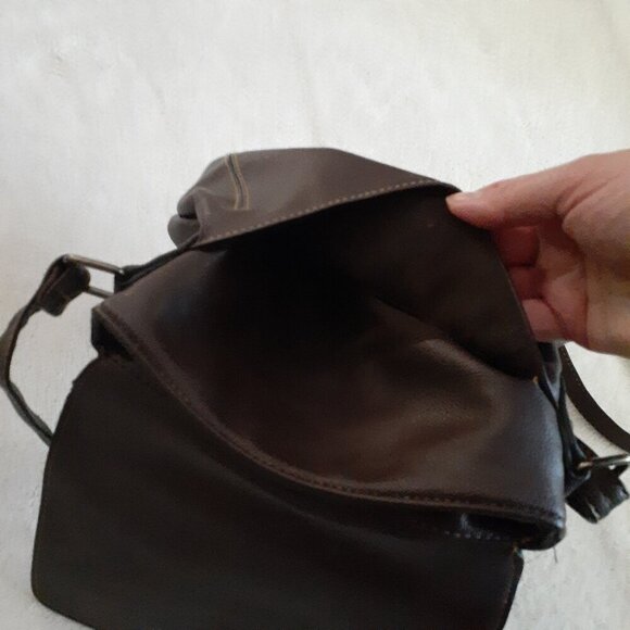 Roots Dark Brown Leather Small Front Flap Crossbody Bag Purse - Picture 4 of 14